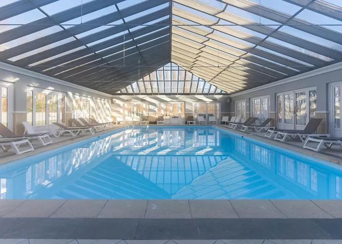 6-Person Flat With Swimming Pool Tennis Court And Car Park 157