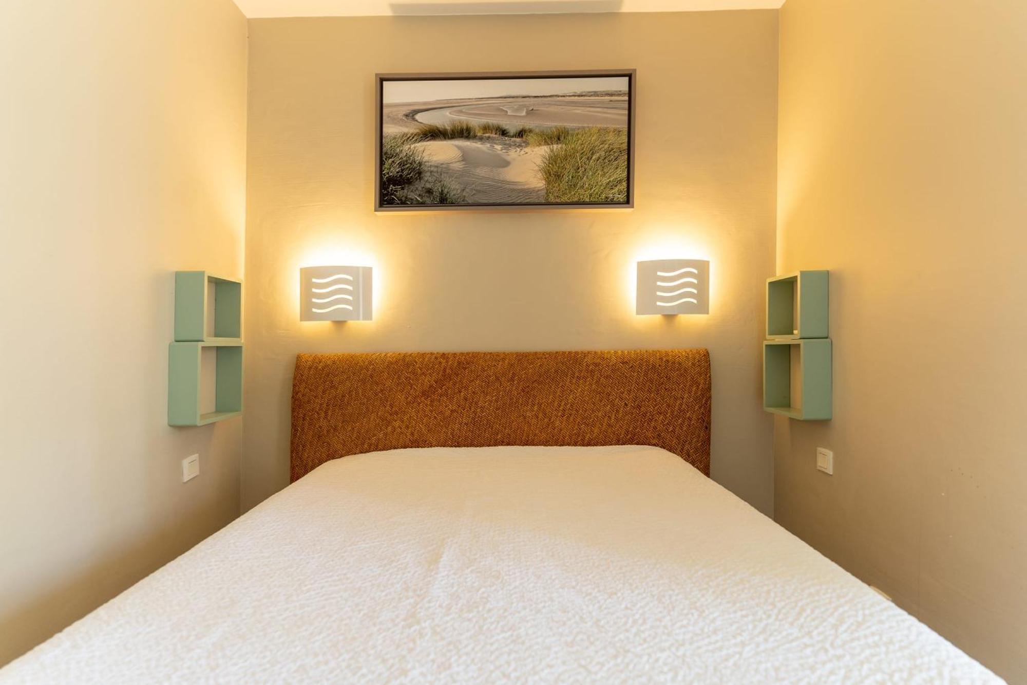 6-person Flat With Swimming Pool Tennis Court And Car Park 157