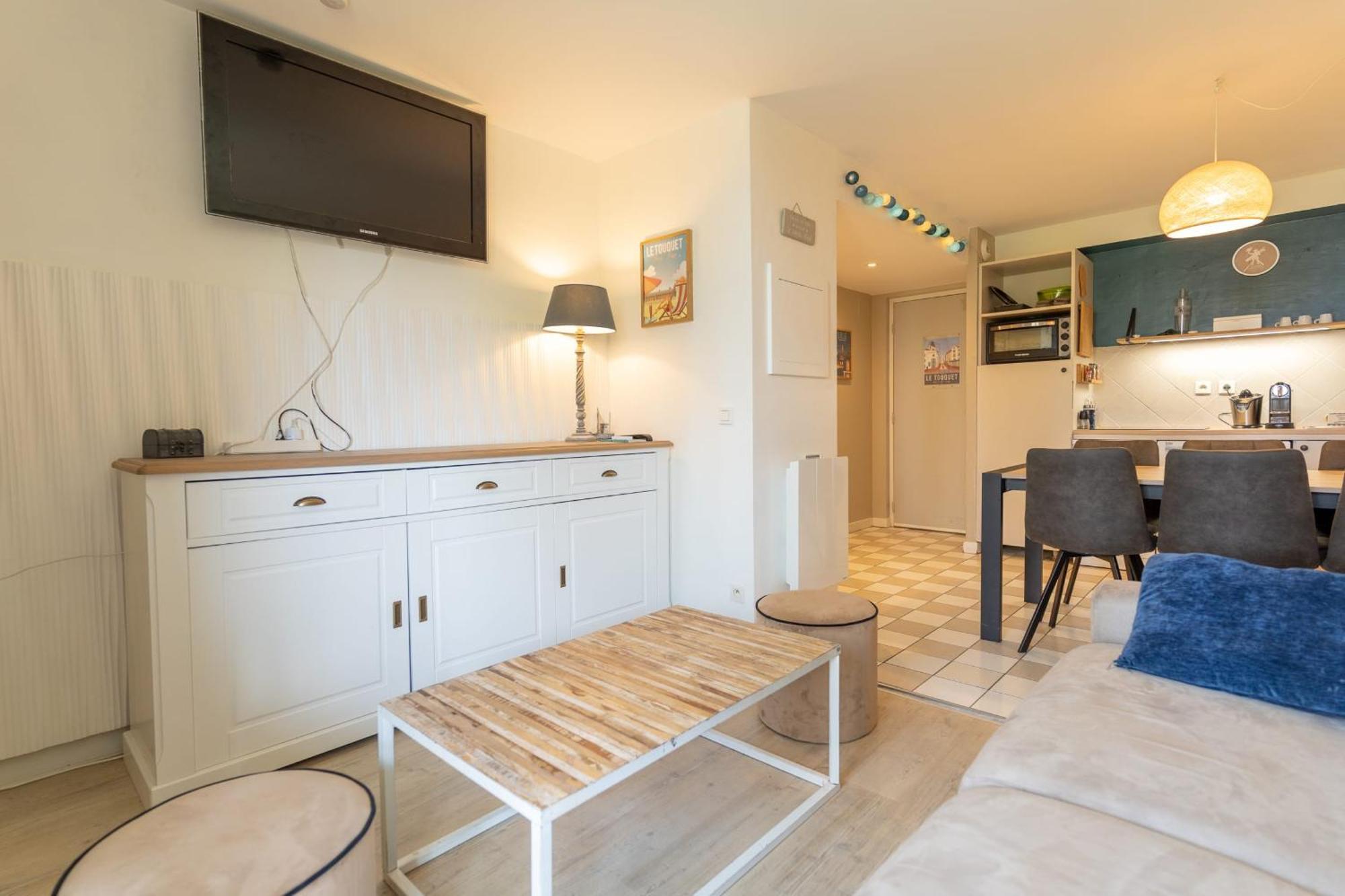 6-person Flat With Swimming Pool Tennis Court And Car Park 157 Apartment