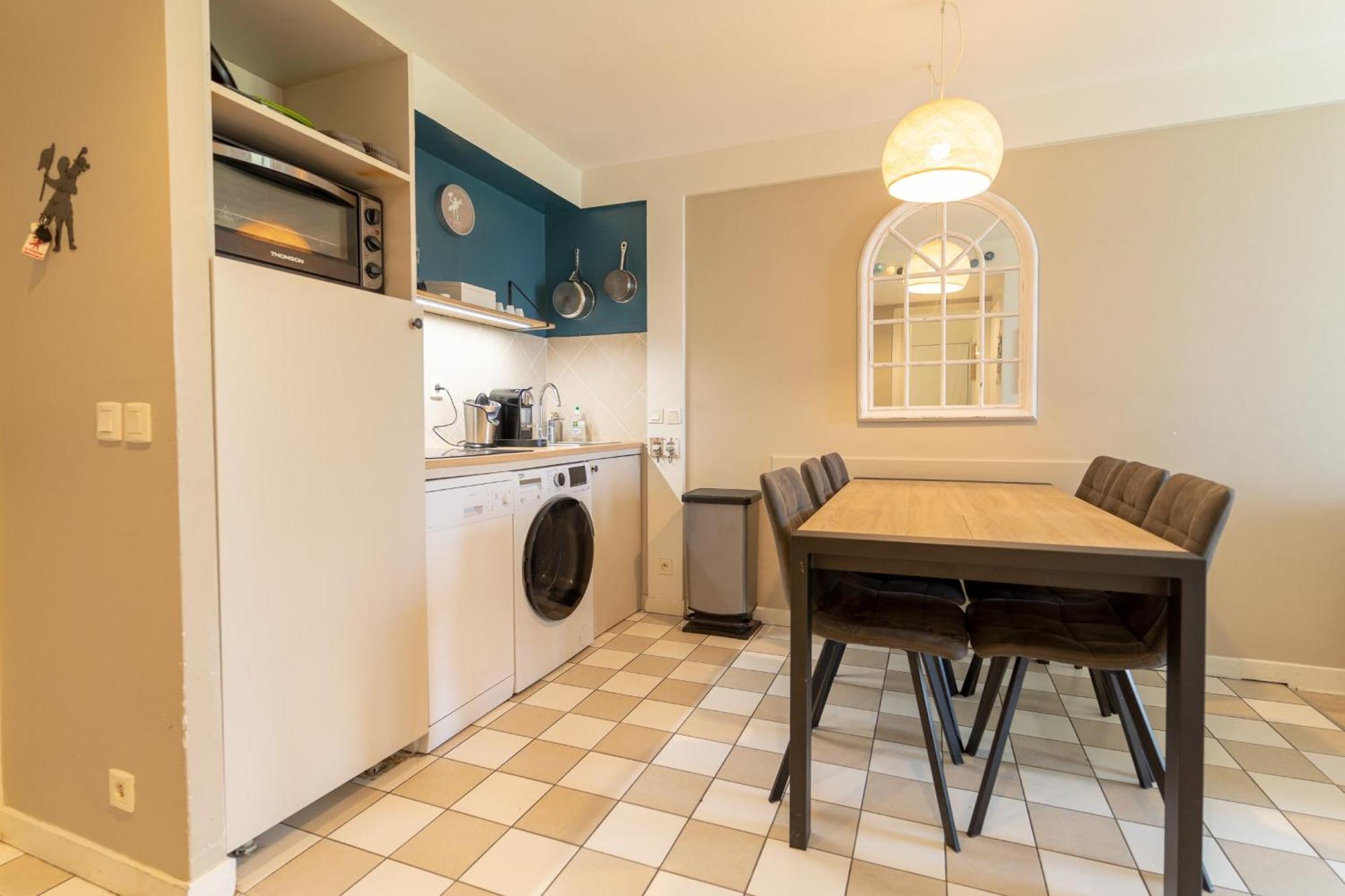 Apartment 6-person Flat With Swimming Pool Tennis Court And Car Park 157