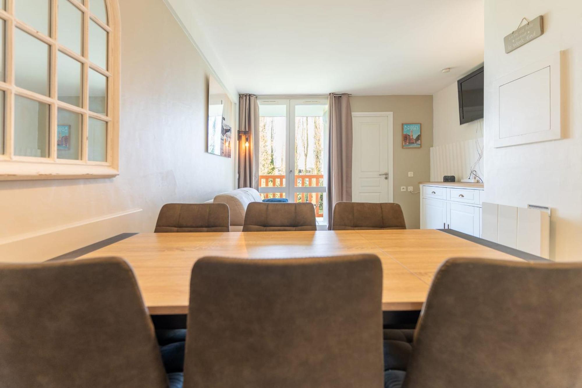 6-person Flat With Swimming Pool Tennis Court And Car Park 157 * Le Touquet
